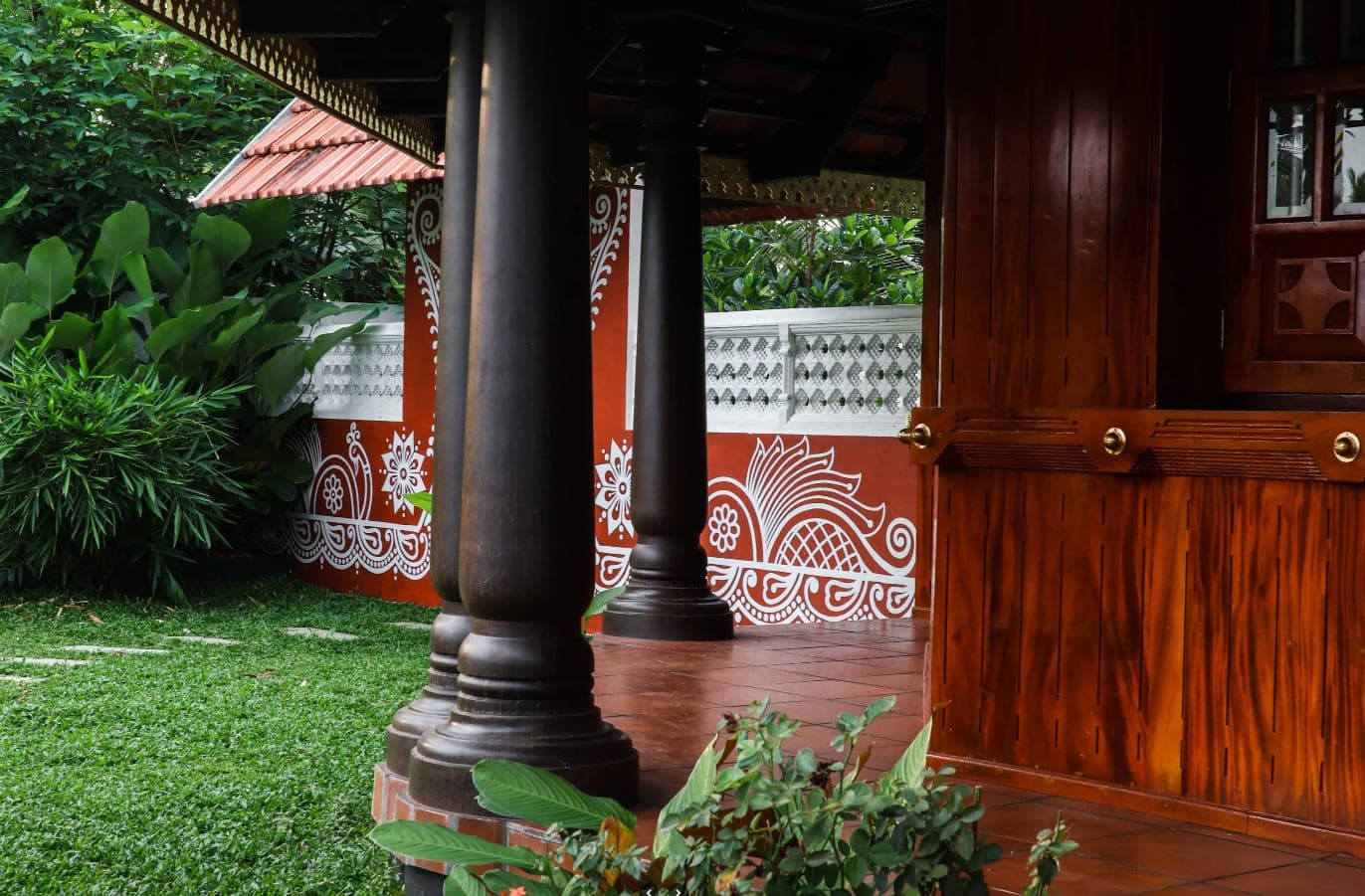 A Backwater Heritage Shoot Location in Alappuzha | Traditional Kerala House