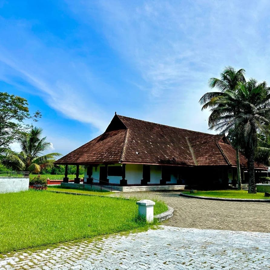 Traditional lake view Resort for Scenic Shoots | Alleppey